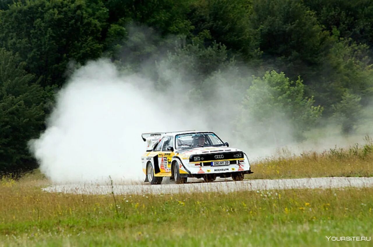 Audi quattro rally. Ауди s1 quattro. audi s1 quattro брошенная. audi quattro crash. ауди s8 ралли.