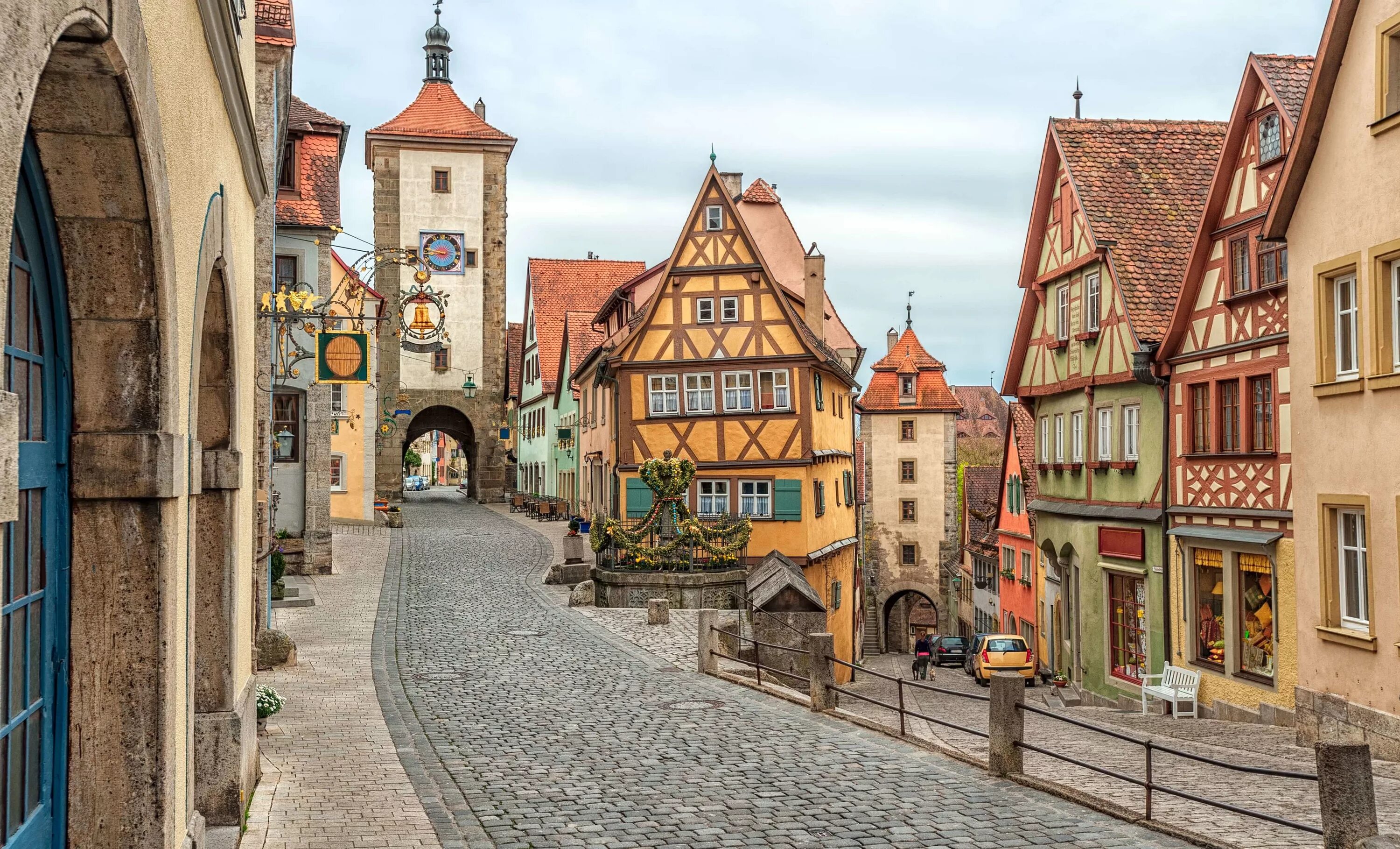 Ротенбург-об-дер-таубер. Фахверк кведлинбург. Немецкий городок. Эрбах германия. Маленький город.