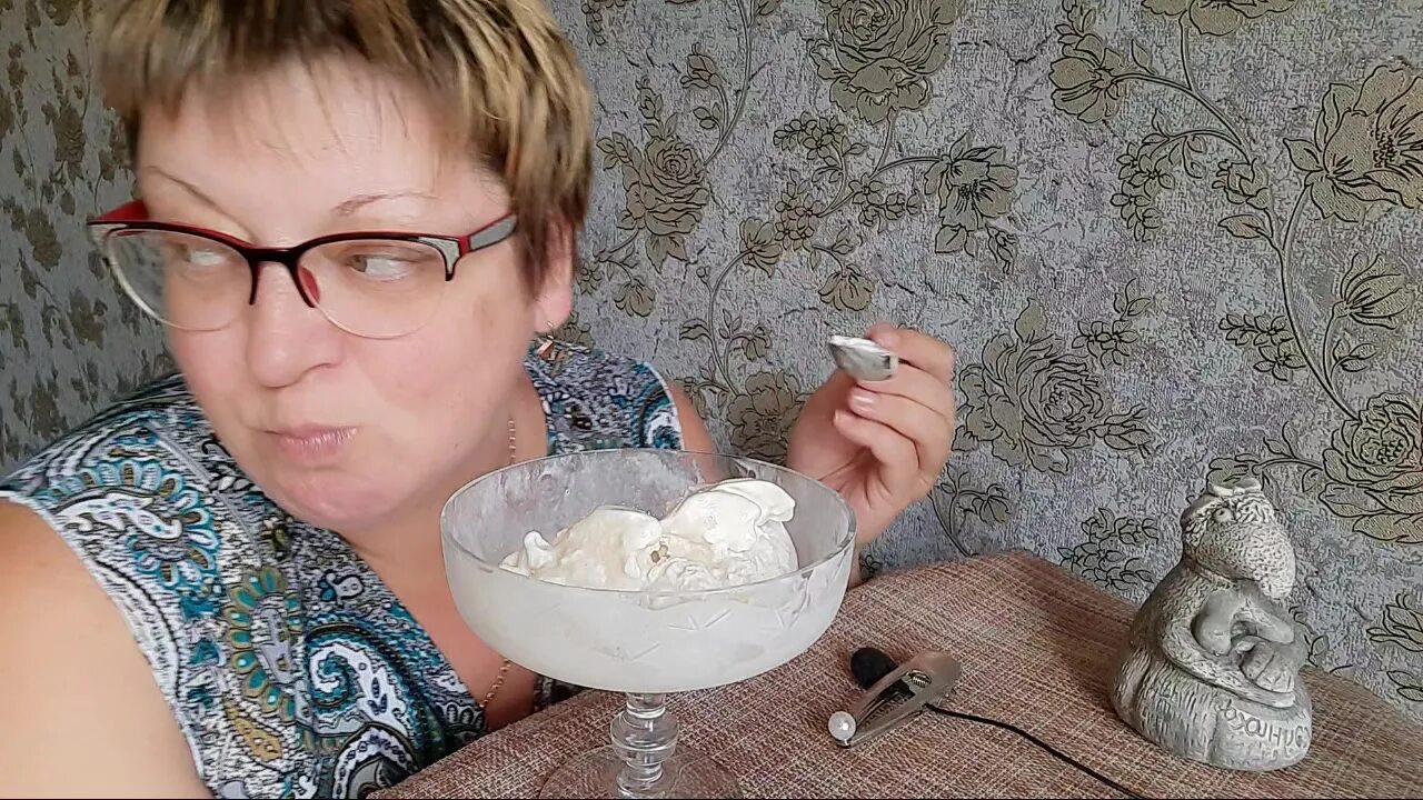 анекдот про мужа жену и пельмени. анекдот про соседку. шутки про соседей. анекдот про соседку. анекдот про утюг.