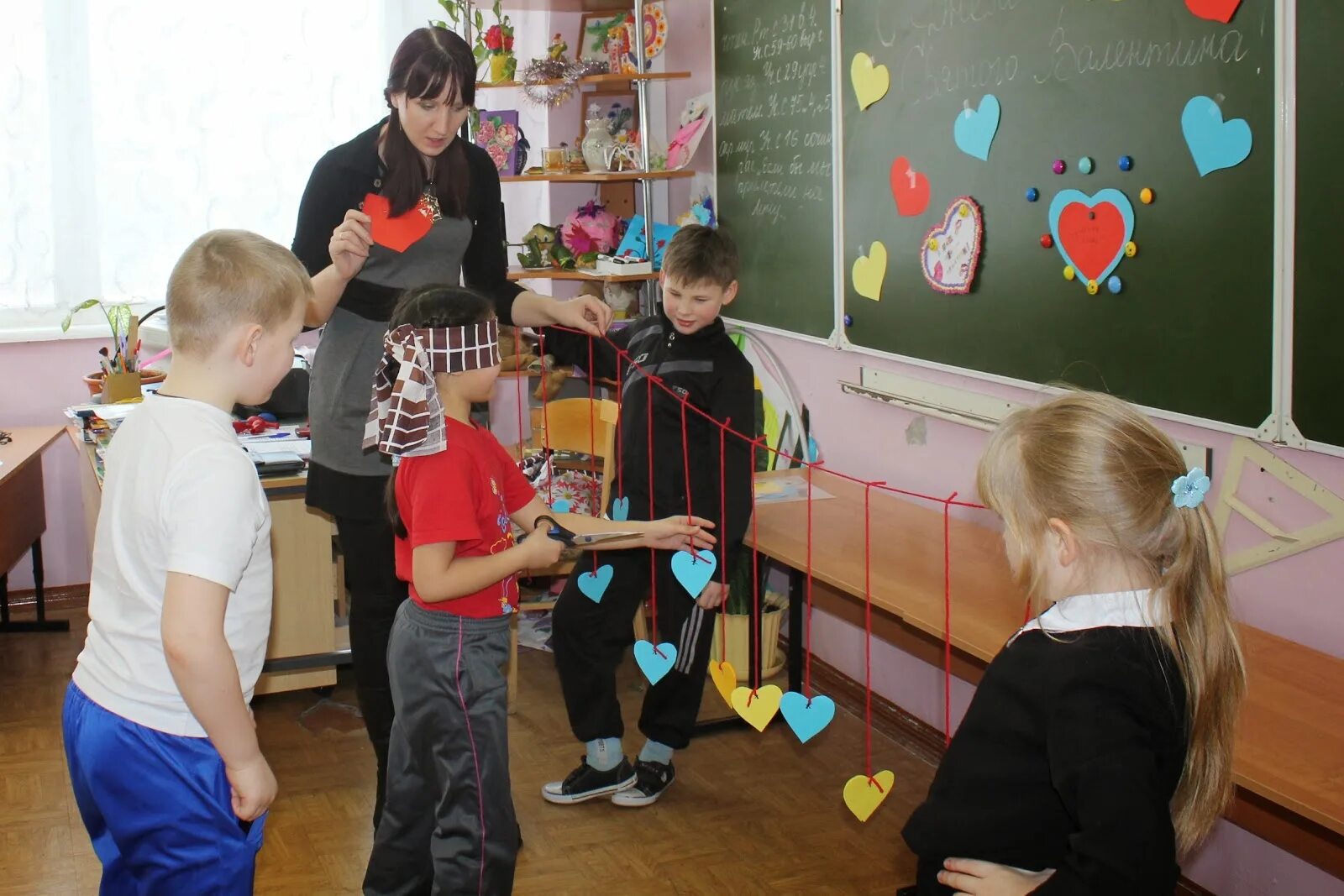 Какие конкурсы можно провести в школе. Конкурсы для детей в школе. конкурсы на день валентина в школе. интересные мероприятия для школьников. праздник младших школьников.