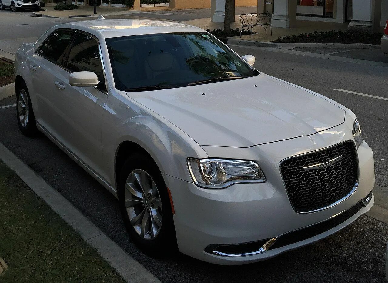 Крайслер рестайлинг. Крайслер 300с. chrysler 300. крайслер 300с рестайлинг. chrysler 300 2014.