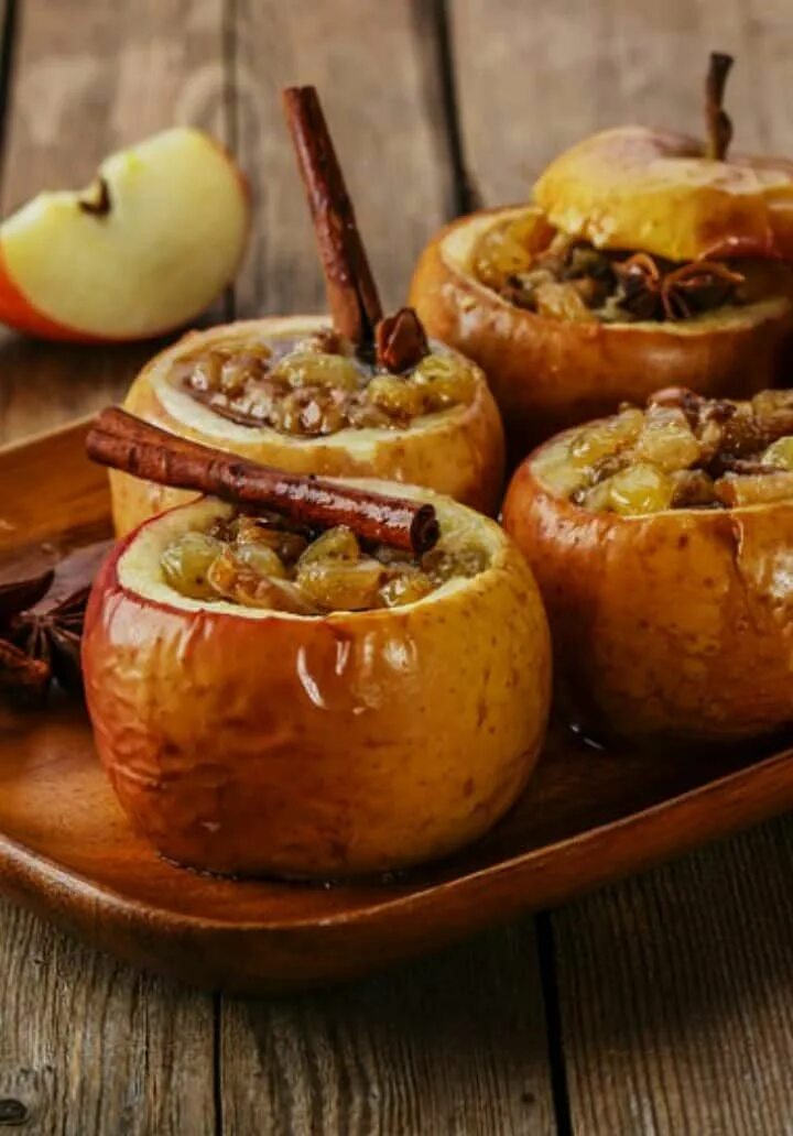 Печёные яблоки в духовке. Запеченные яблоки с орехами. Запеченные яблоки с корицей. Печеные яблоки с медом.
