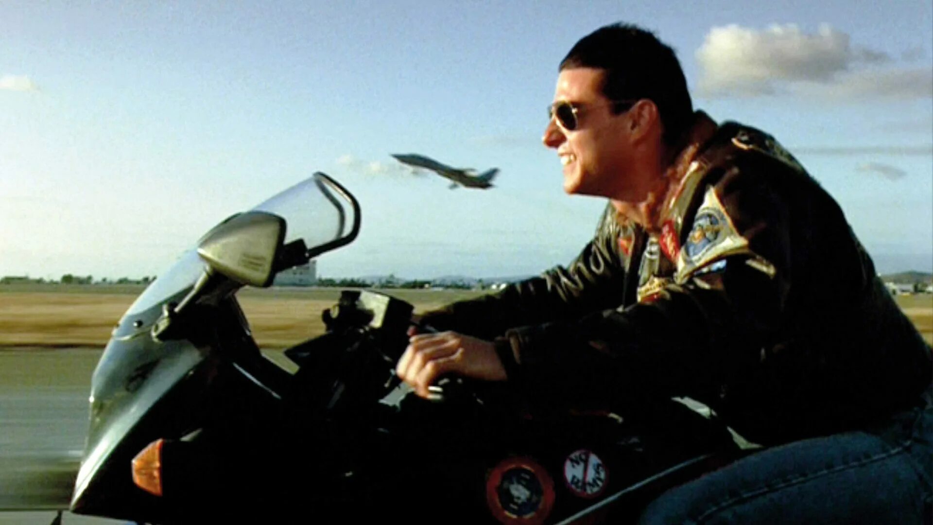 Top gun 1986 video game. Tom Cruise Top Gun Maverick.