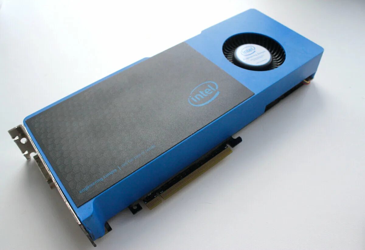 Видеоадаптер intel. Intel xe видеокарта. дискретная видеокарта интел. видеокарта intel dg. новая видеокарта от интел.