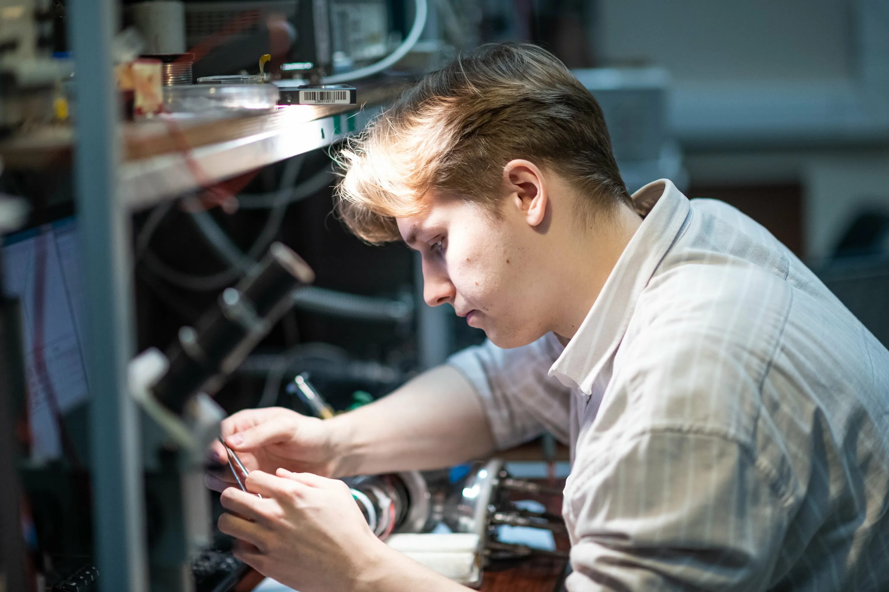 Американские ученые. Человек в лаборатории. Группа российских ученых. Группа ученых в лаборатории. Группа российских ученых.