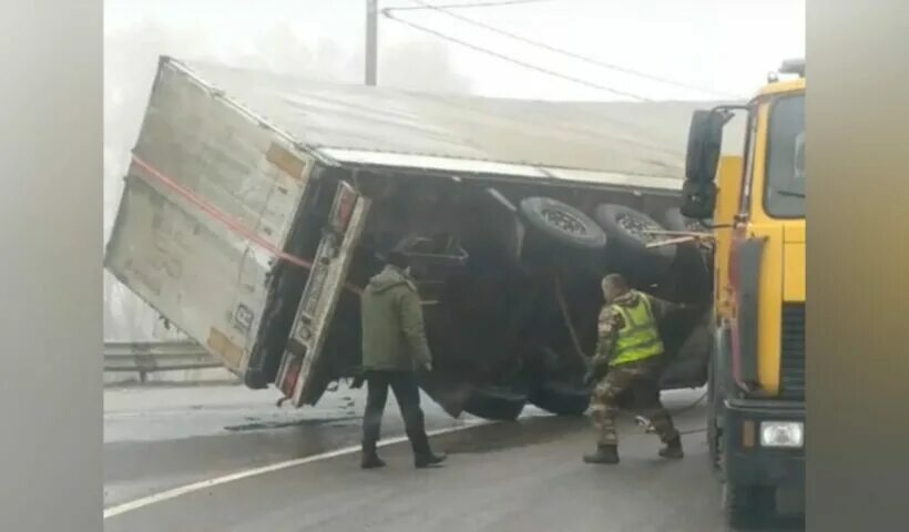 2022. 2021. Перевернулась фура м4. Перевернулась фура м4. 2021 ростовская область фура.