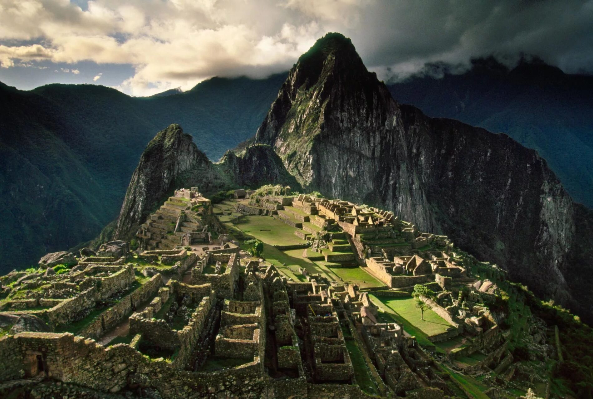 Горы Мачу Пикчу. Мачу Пикчу ЮНЕСКО. Лима Мачу Пикчу. Перуанский горный город Мачу-Пикчу. Природа страны перу