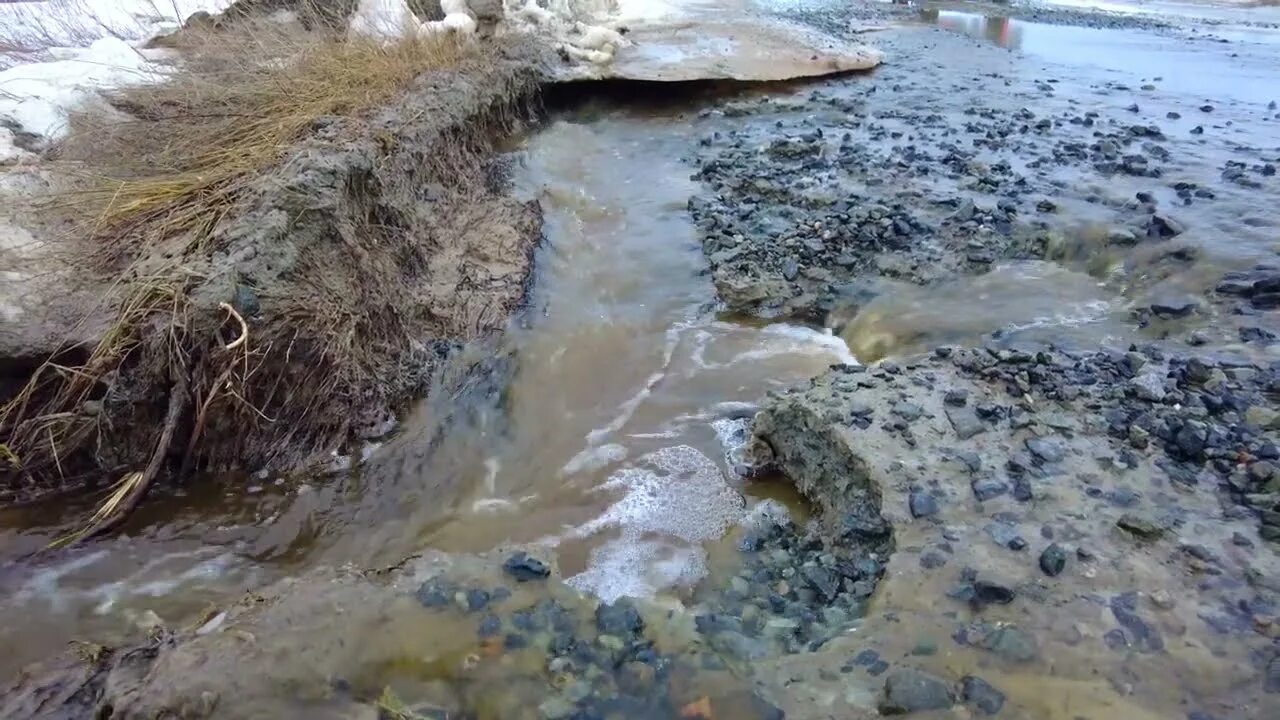 Шум воды и ручья. Журчание воды. Журчание воды ручей. Звук воды ручей.