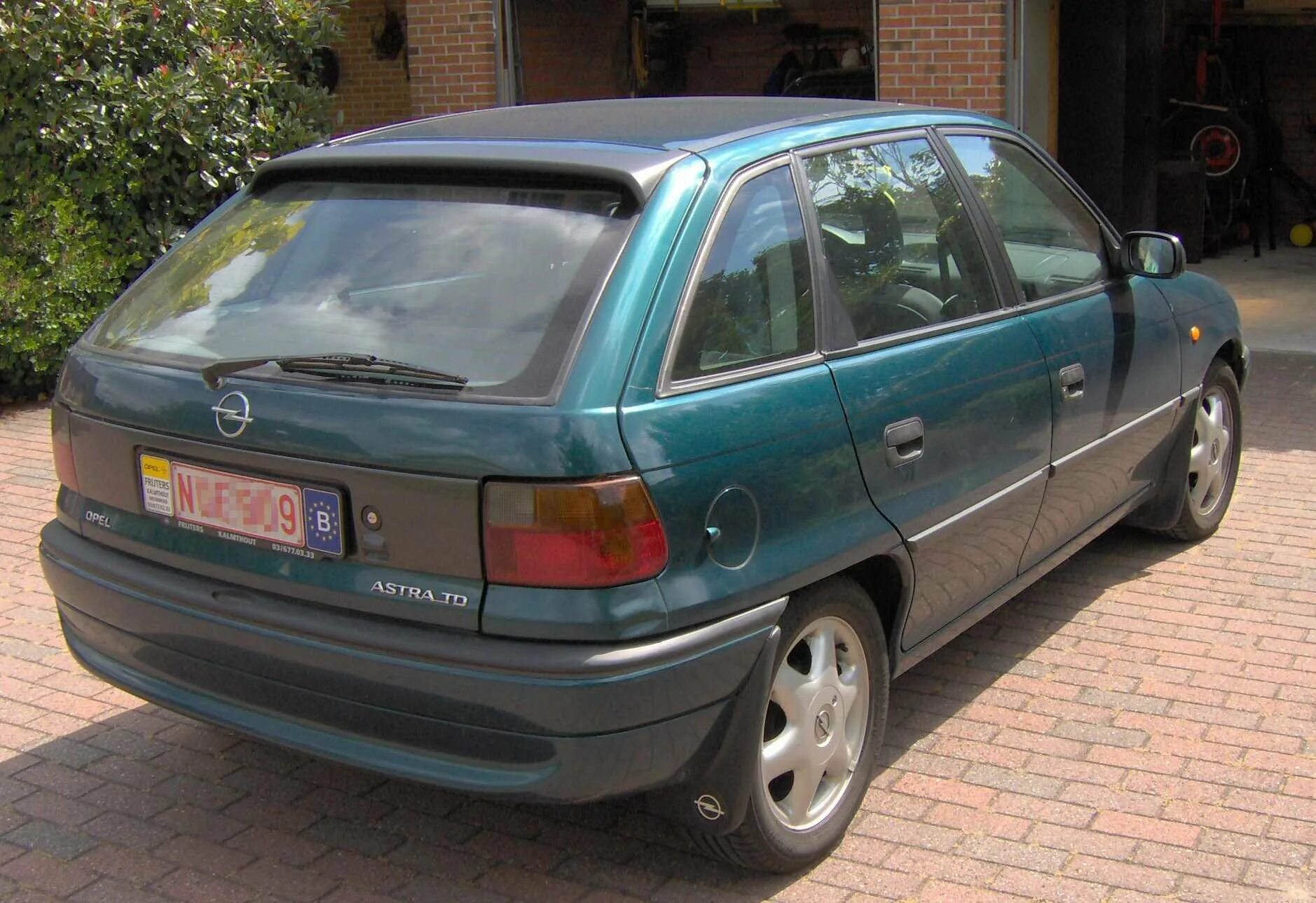 Купить опель 1997. Opel Astra 1997. Opel Astra седан 1997. Opel Astra f 1997 седан.