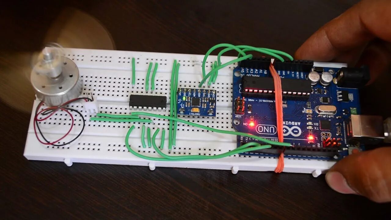 Mpu arduino. Mpu6050 arduino code. акселерометр ардуино. mpu6050 led. gy-521 adafruit.