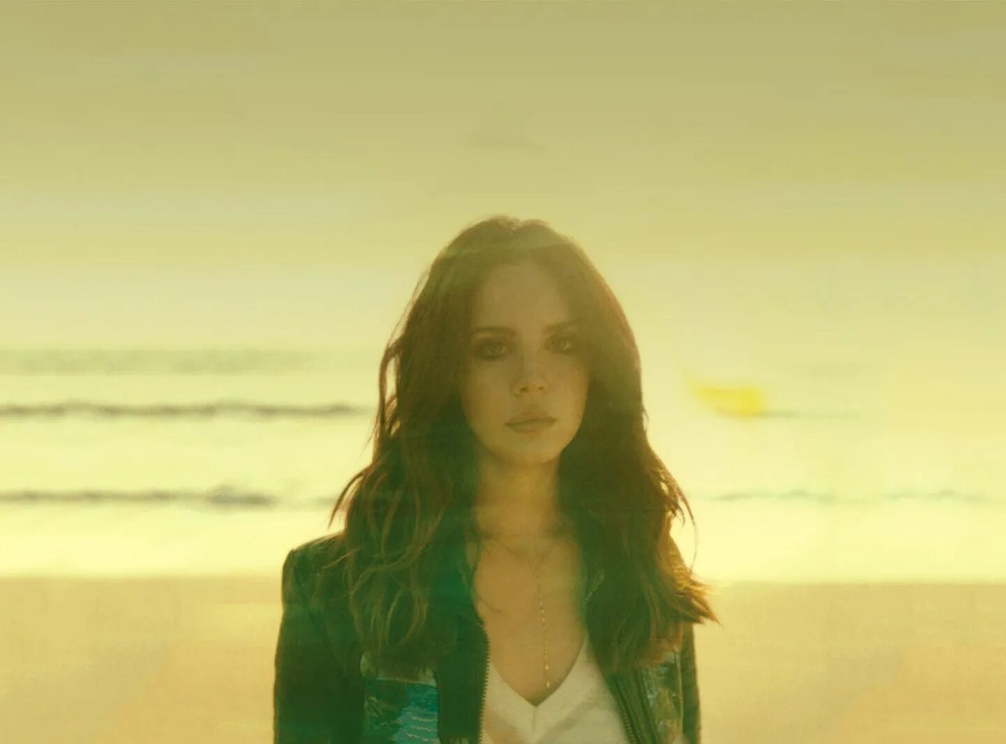 Обложки ланы дель рей. Dealer text lana. Песня lana del rey radio. Lana del rey put the radio on. Lana del rey ride обложка.