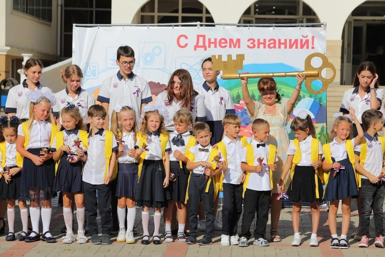 Школа артека. Артек школа. Школа для Артека в Севастополе. Артек школа Казань. Школа Артек поступление.