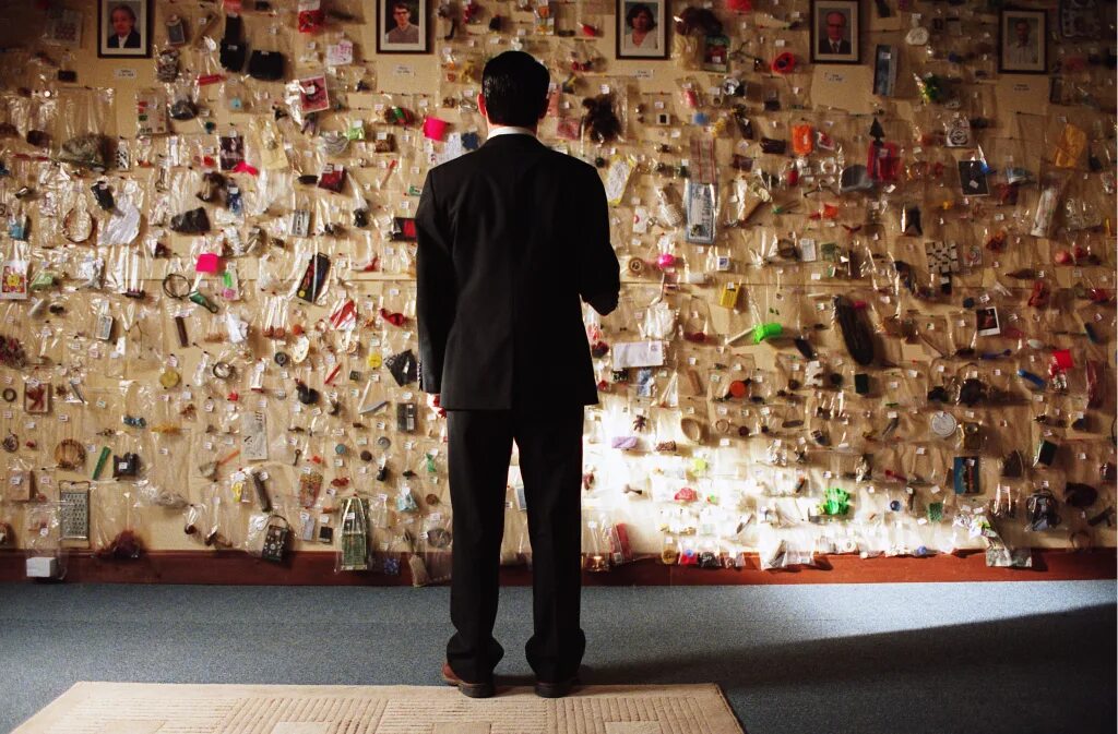 Everything is also. Свет вокруг / everything is illuminated (2005).