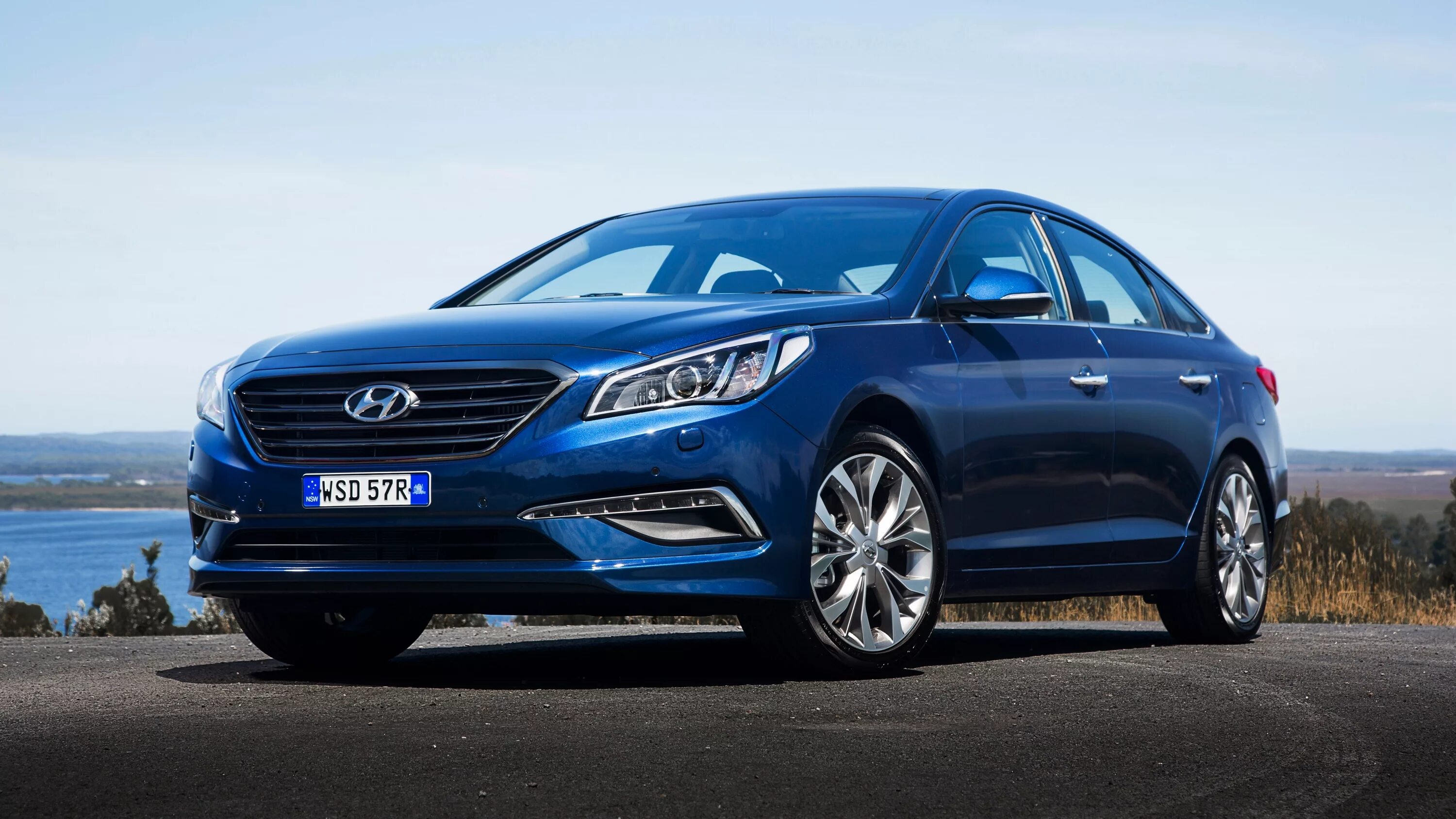 Легковые автомобили хендай. Hyundai Sonata 2015 синий. Hyundai Sonata 2014-2017. Синий Хендай Соната 2017. Hyundai Sonata 2015.