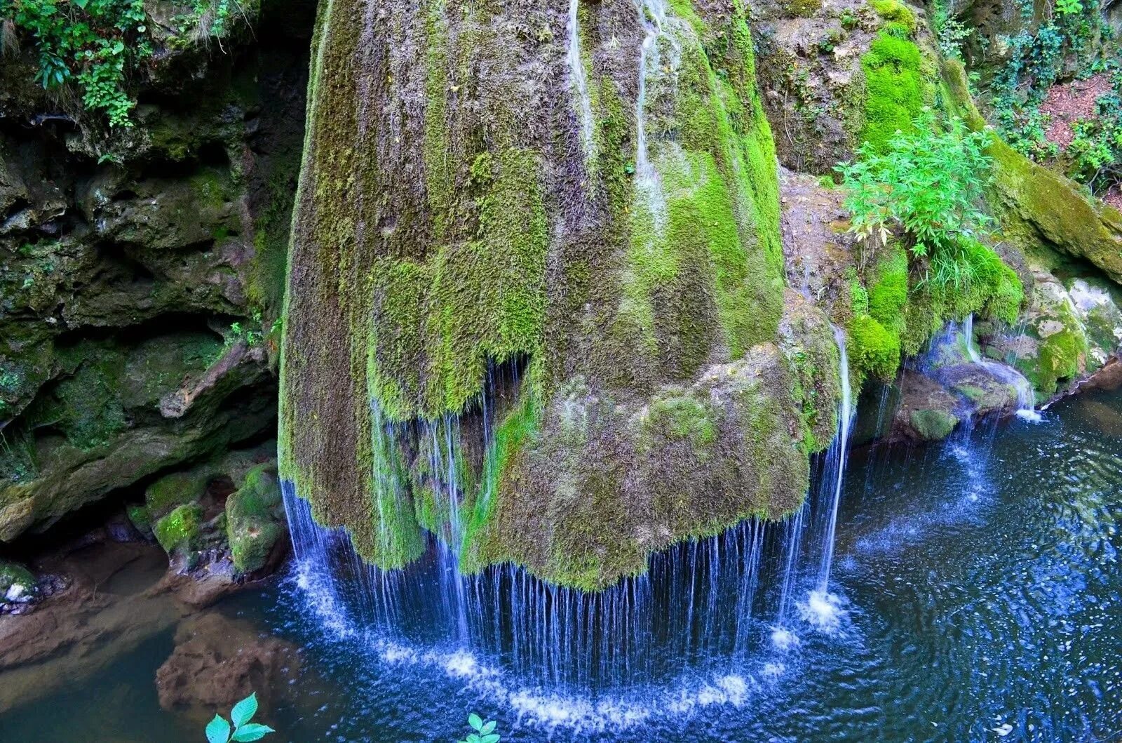 Водопад Бигар Румыния. Каскадный водопад Бигар, Румыния. Водопад Бигар в Западной Румынии. Водопад Бигэр.