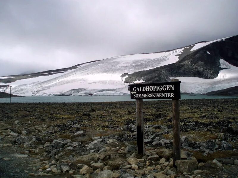 Самая высокая точка скандинавских гор. Гора Галлхепигген. Скандинавские горы Галлхёпигген. Норвегия гора Галлхепигген.