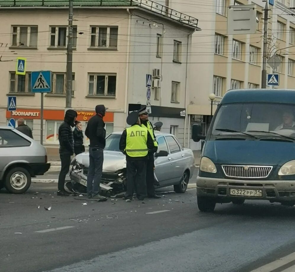 Новости белгорода происшествия свежие. Белгородский проспект - Попова перекресток. Авария в Белгороде сегодня утром на Белгородском проспекте. ДТП на улице Попова Белгород сегодня. Новости Белгорода сегодня последние свежие происшествия.