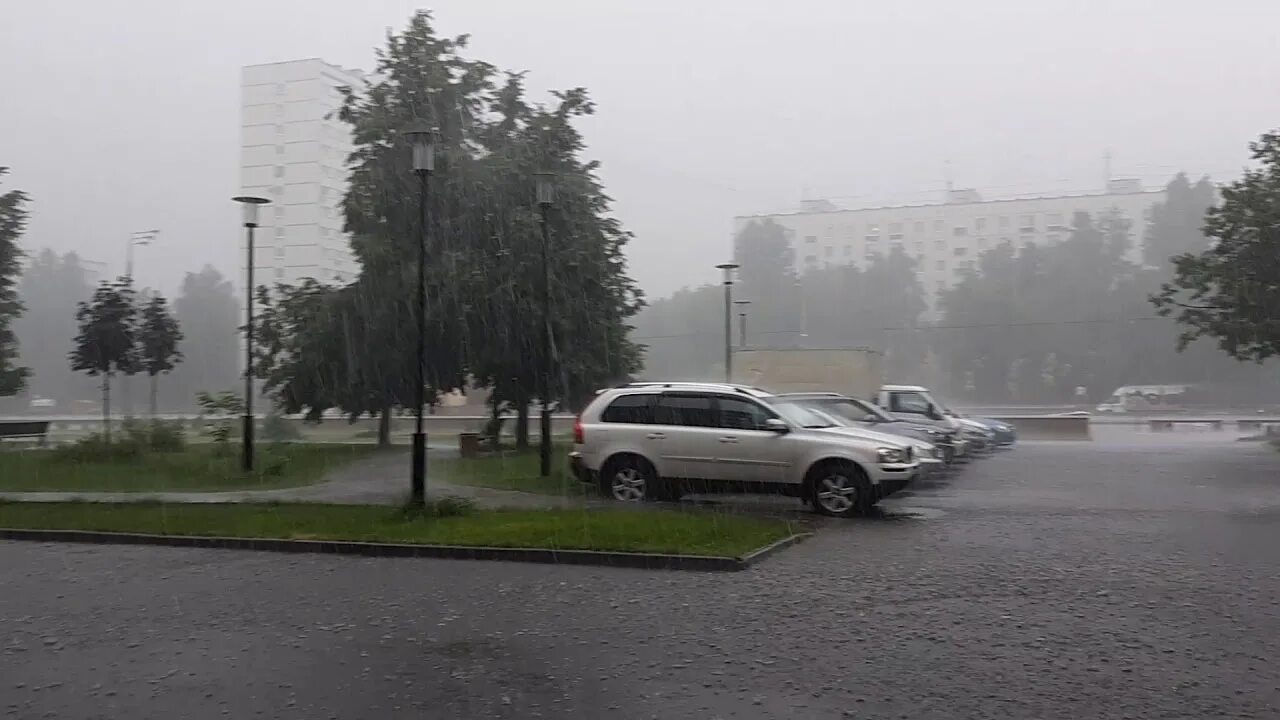 Rain 20. Ливень Москва 20.06 2020. Ливень в Москве. Ливень в Москве 20 июня 2020 видео. Тропический ливень в Москве.