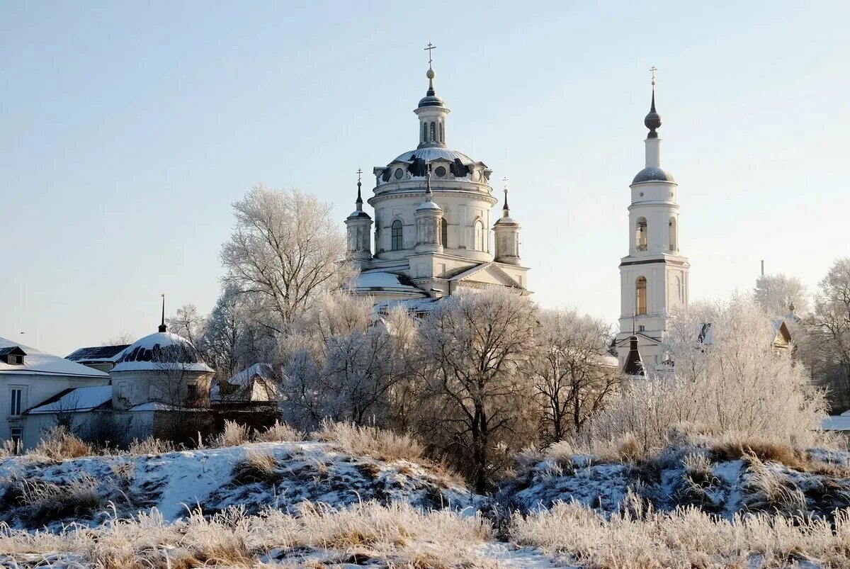 малоярославец калужская область женский монастырь. малоярославец музей зима. зимний малоярославец. город малоярославск город калуга. город малоярославец зимой.