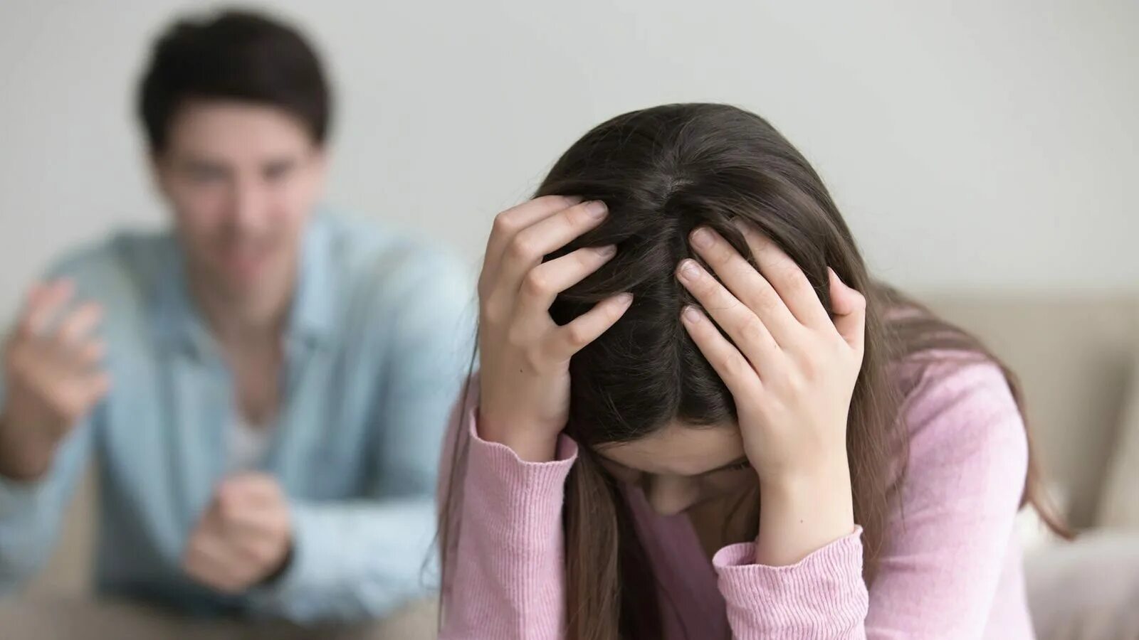 Психологическое насилие фото. Подросток абьюзер. Чувство вины фото. Жесткое воспитание. Психологическое насилие эстетика.