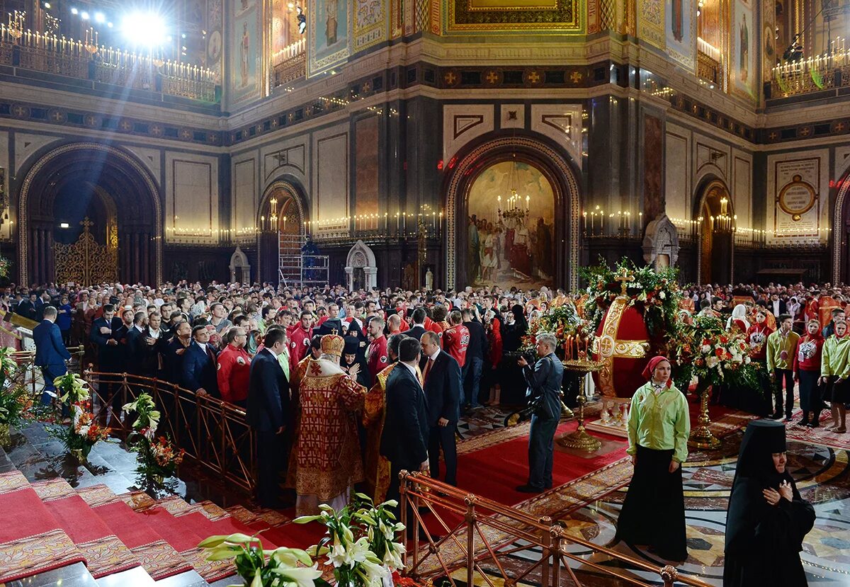 пасха христа спасителя. пасхальная служба в храме христа спасителя 2021. храм христа спасителя служба на пасху. ххс пасхальная служба. пасхальная служба в храме христа спасителя.