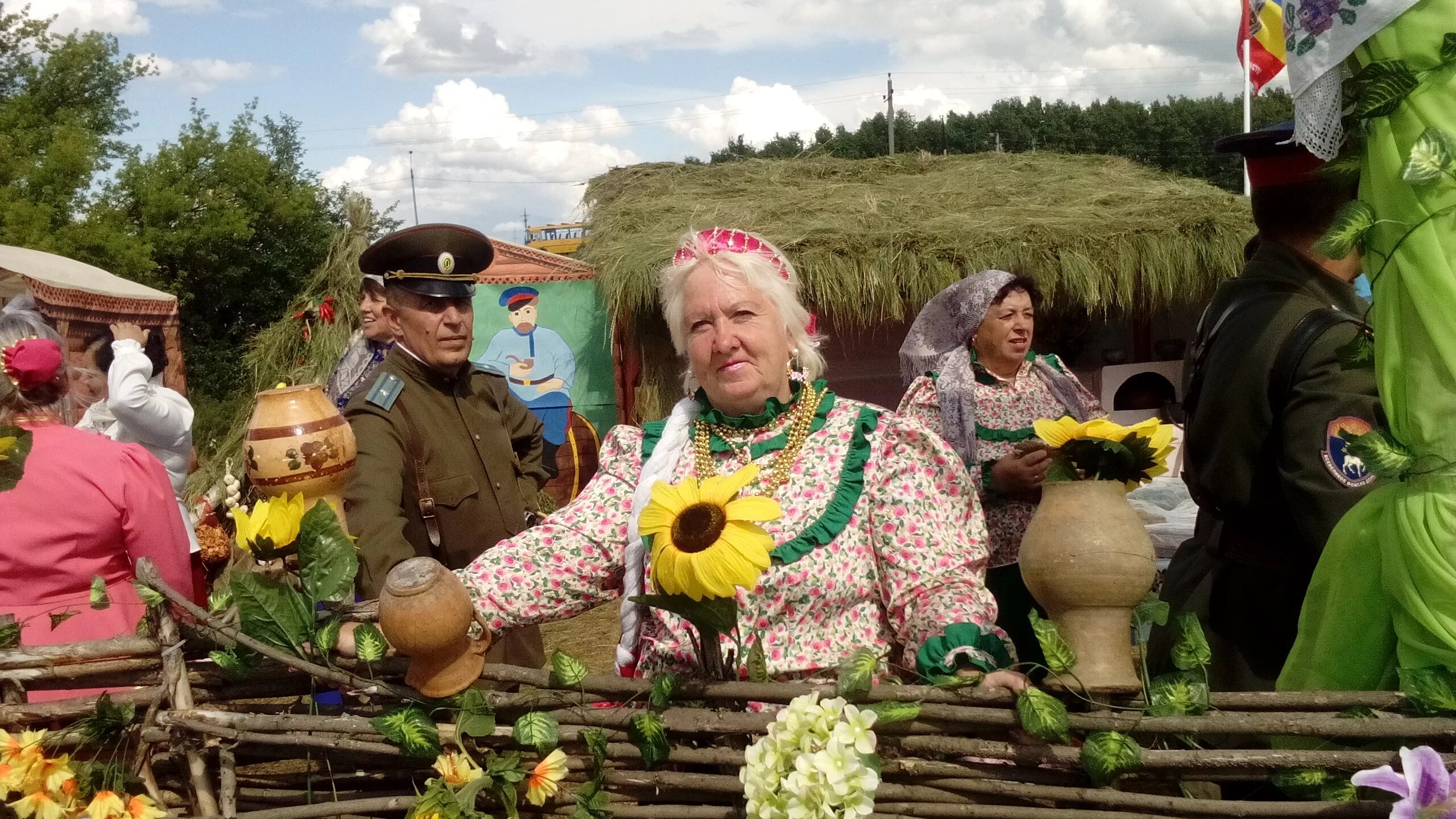 Погода хутор казачий. Казачье подворье донских Казаков. Этнографическая экспозиция казачье подворье. Казачье подворье Кисловодск. Фестиваль казачье подворье донских Казаков.