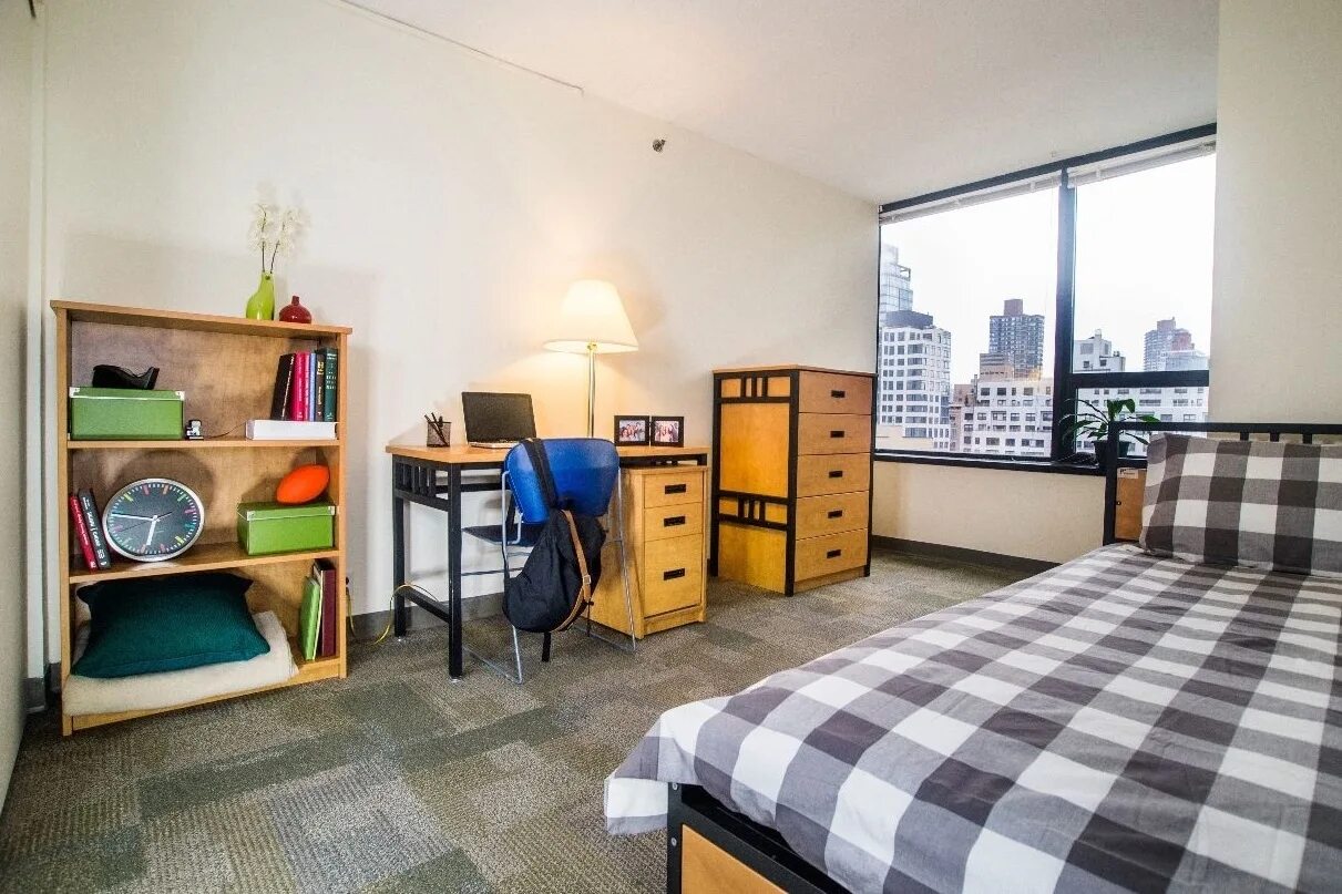 Student room. Кембриджский университет общежитие. ягеллонский университет общежитие. кембридж университет общежитие люкс. оксфорд students dormitory.