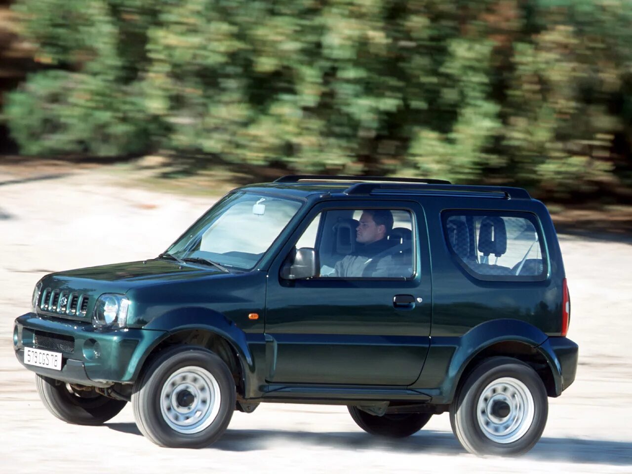 Сузуки первого поколения. Сузуки Jimny 1998. Suzuki Jimny 1.3. Suzuki Jimny 3. Suzuki Jimny 1998-2005.