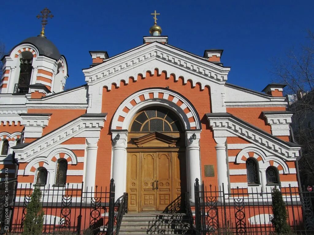 Часовня при кутузовской избе. Храм часовня архангела михаила при кутузовской избе в филях. Часовня при кутузовской избе. Еврейская церковь в сокольниках. Часовня при кутузовской избе.