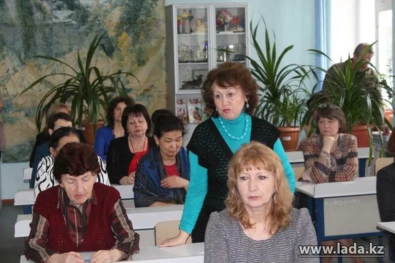 Учителя седьмой школы. Актау директор школы. учителя 7 школы. учителя школы №5 города актау.
