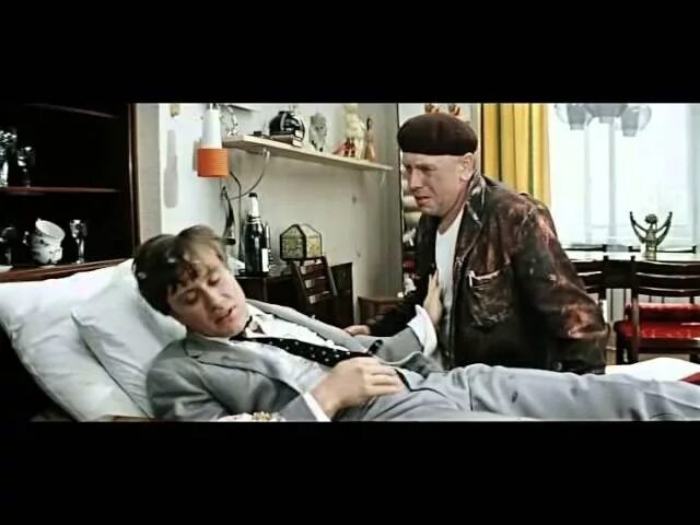 Шампанское пьют дегенераты. Папанов бриллиантовая рука чашечку кофе. бодун миронов папанов. папанов шампанское по утрам. бриллиантовая рука шампанское по утрам.