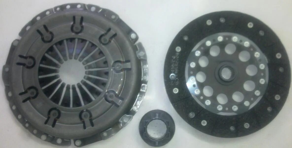 Диск сцепления audi a4 b6. Сцепление на ауди а6 1997. 4 механика передний привод. 9 tdi 240 мм. Сцепление на ауди а6 с5.