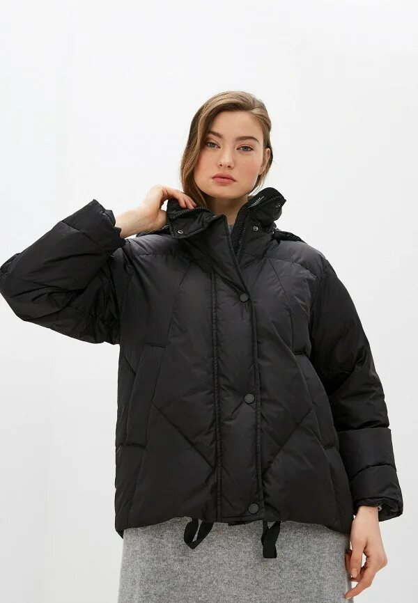 Max mara куртки и пуховики. Куртка макс. Max mara куртка женская утепленная. Куртка макс. Пуховик max mara weekend.