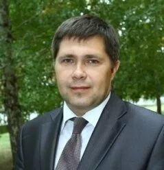 Директор средней школы 4. Директор средней школы 4. Директор средней школы 4. Моу сош 10 сердобск. Директор барановичского школы фото.