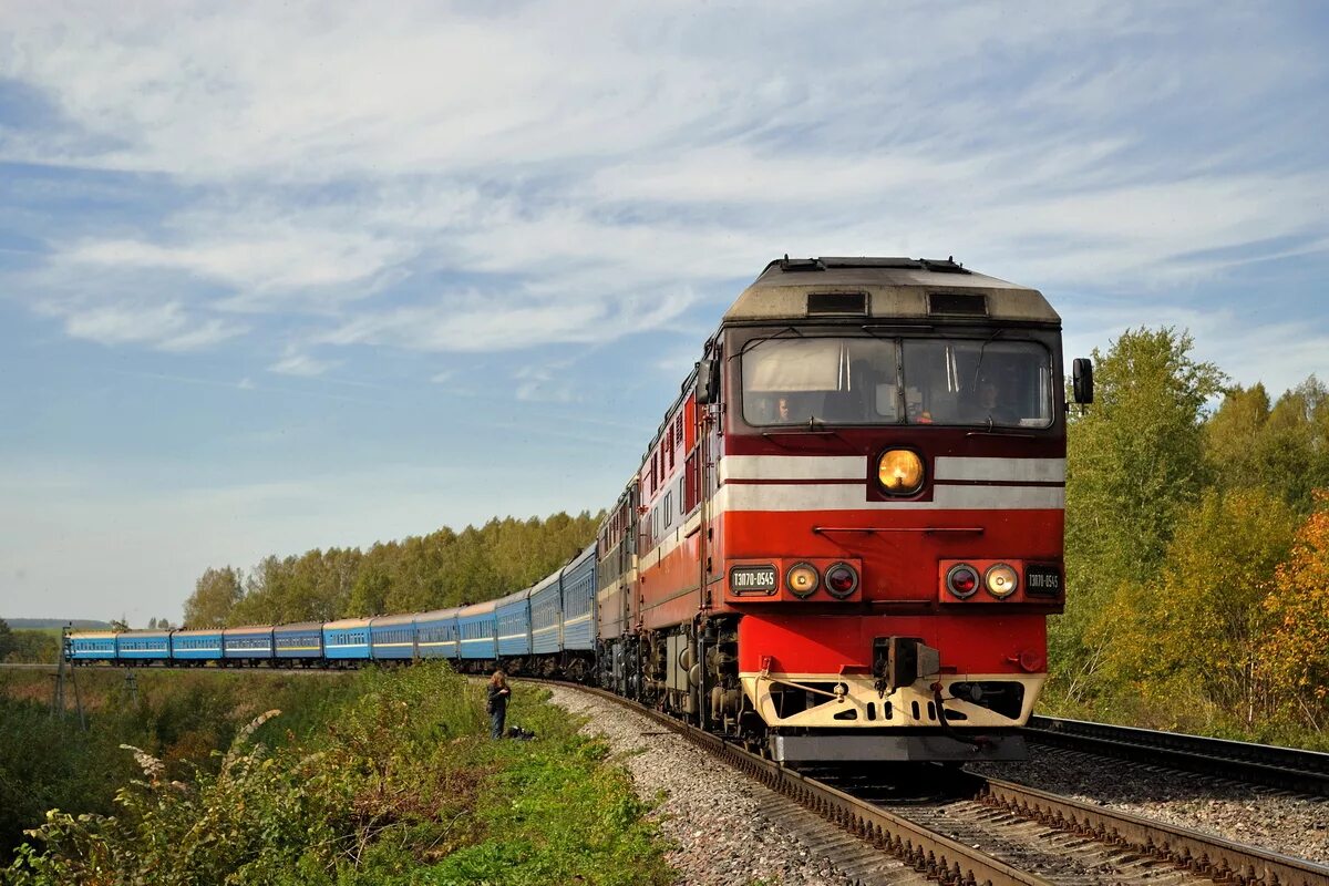 тэп70 тепловоз грузовой. ржд южно-уральская железная дорога. железная дорога арбеково пенза. поезд вид сверху. осмотр пассажирского поезда.