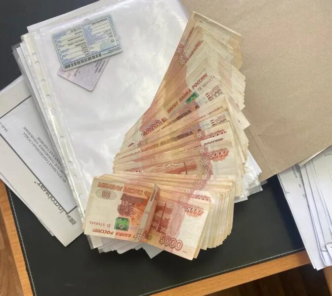 Обыски у полковника. Взятка 7 миллиардов. 20 млн долларов. Много долларов. Взятка 7 миллиардов.