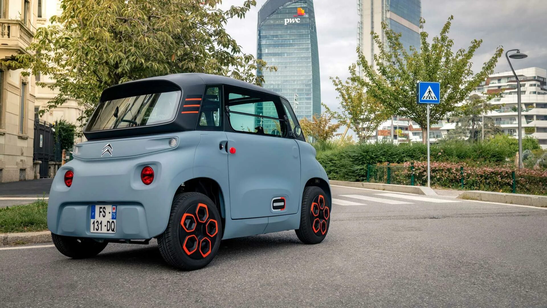 Ситроен электромобиль 2020. Ситроен ami 2020. Ситроен ami 2020. Ami машина. Citroen ami электрокар.