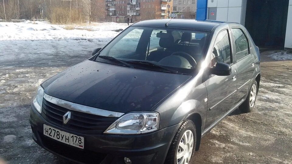 Темно серый Рено Логан 2010. Рено Логан 2011 серый. Рено Логан темно серый. Renault Logan тёмно серый.