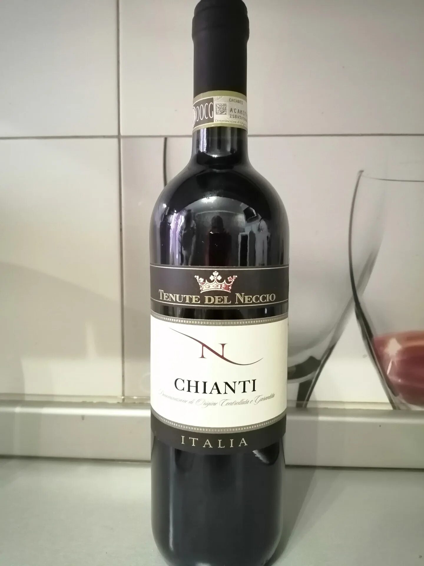 Красное вино кьянти купить. Вино Chianti Tenuta del Vecchio. Chianti вино красное сухое Италия. Chianti вино красное Италия. Вино Тенута дель Веччио Кьянти красное сухое.