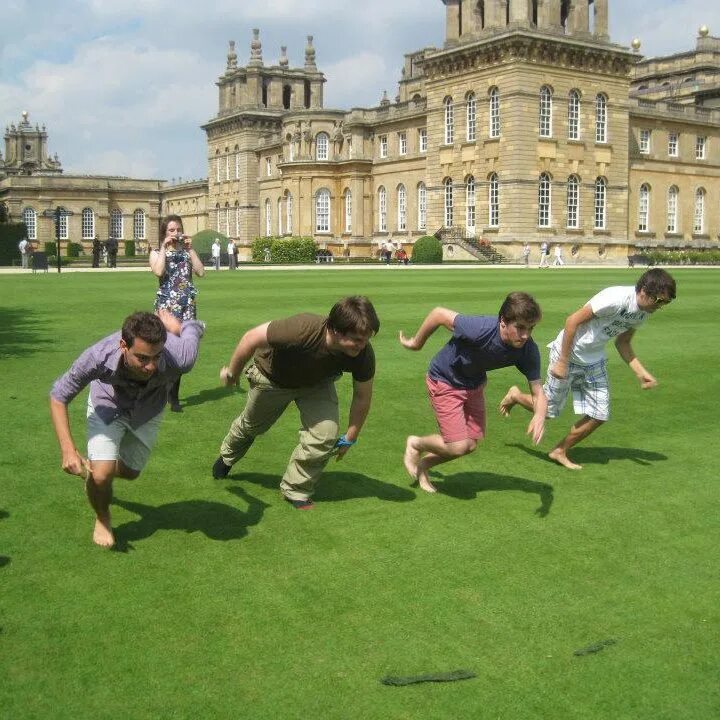 Оксбридж университет Великобритании. Oxford University Summer School (летний лагерь при Оксфордском университете). Оксбридж роуд. Форма Оксфорда.