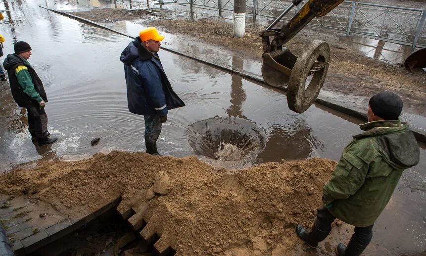 Аварии в Архангельске на водопроводе. Авария на водопроводных сетях. Водоканал Архангельск. Порыв водопровода зимой.