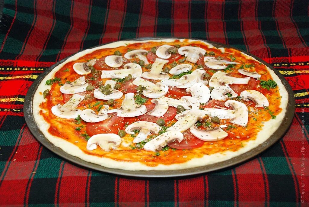 Пицца с грибами пошаговый рецепт. Пицца с грибами шампиньоны. Пицца итальянская с шампиньонами. Пицца с шампиньонами фото. Пицца грибная с шампиньонами.