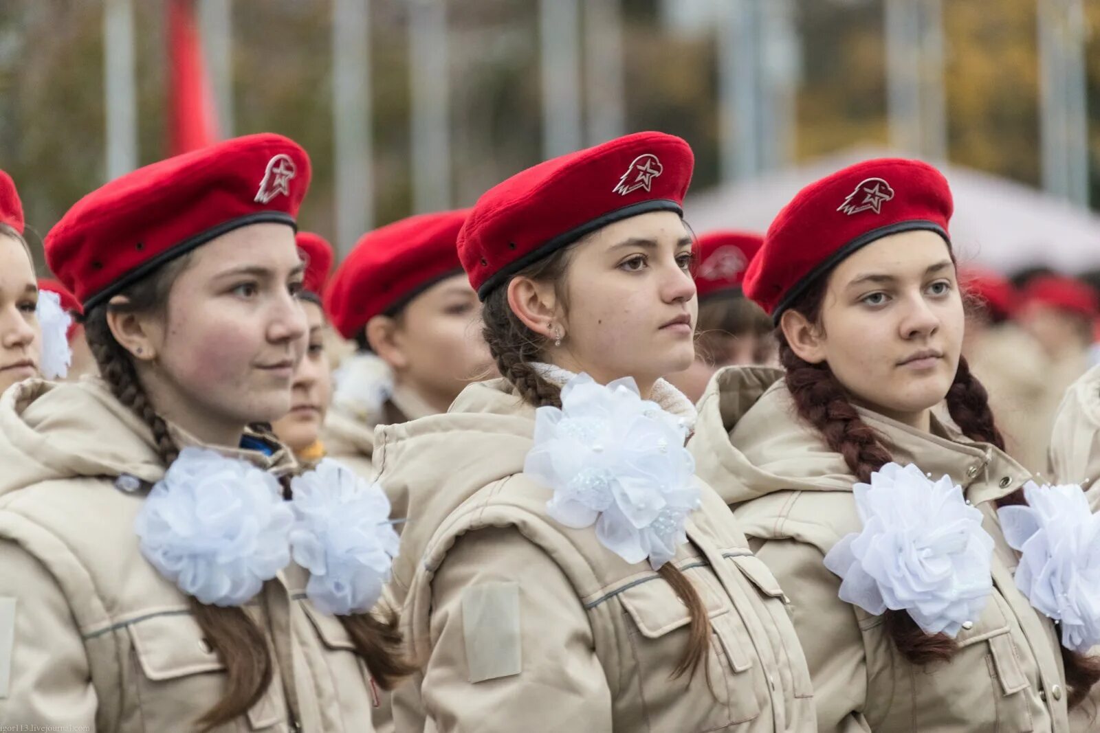 Как правильно одевать пилотку на 9