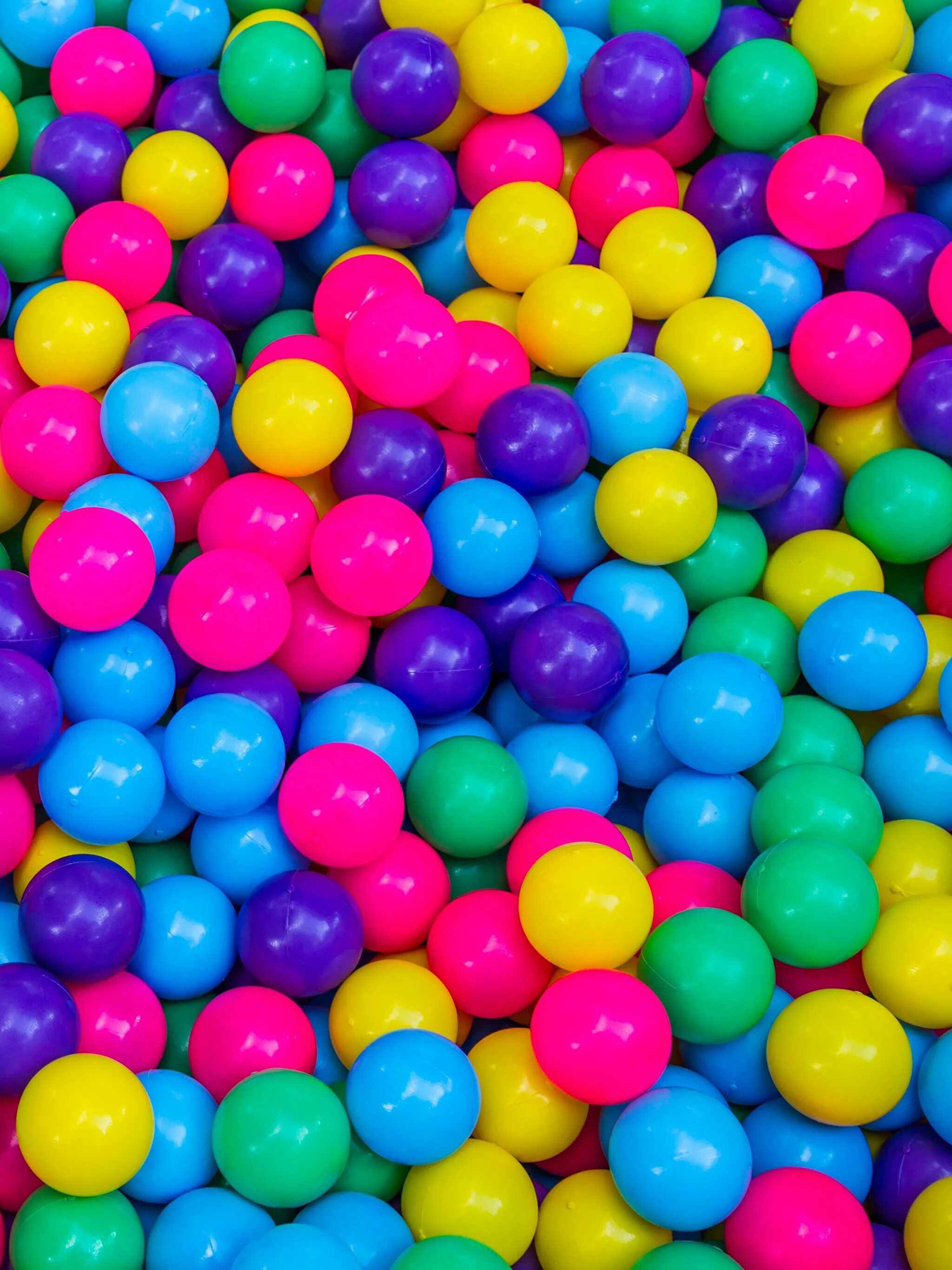 Номер телефона шар. Разноцветные шарики. Красивые разноцветные шарики. Фон шарики. Фон с разноцветными шарами.