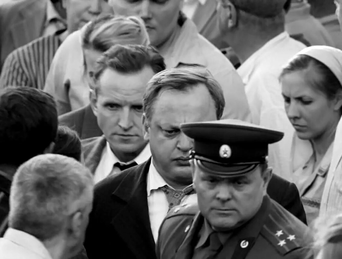 дорогие товарищи 2020. с воскресеньем дорогие товарищи. дорогие товарищи фильм постер. дорогие товарищи фильм кончаловского. дорогие товарищи отзывы.