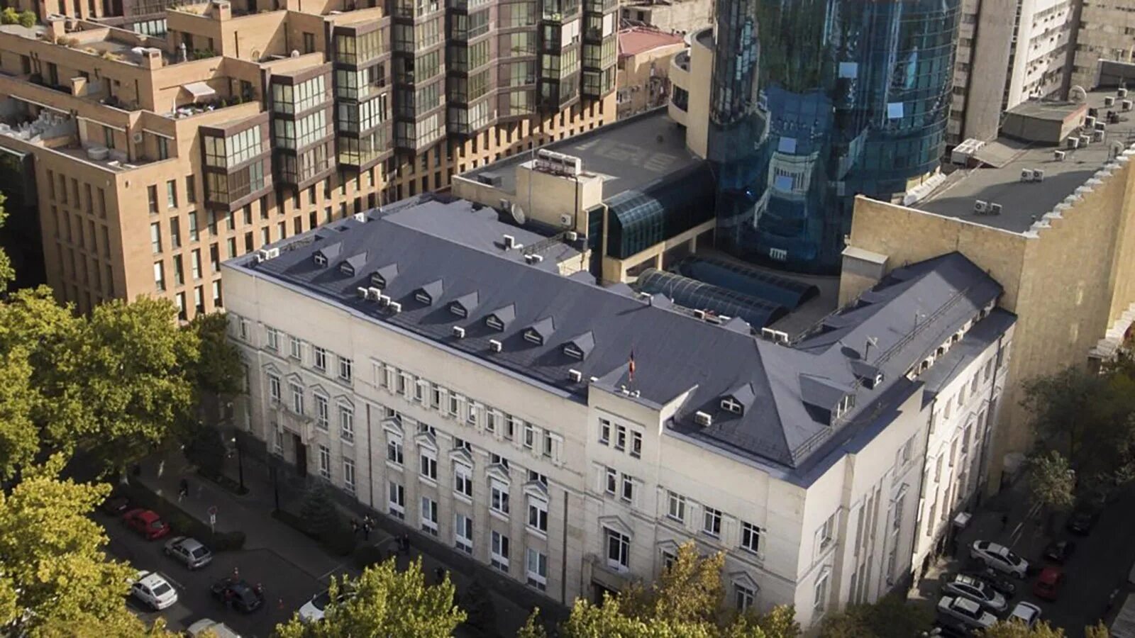 Армянские банки. Vtb logo armenia. Армянские банки. Российские банки в армении. Здание банка центрального ереван.