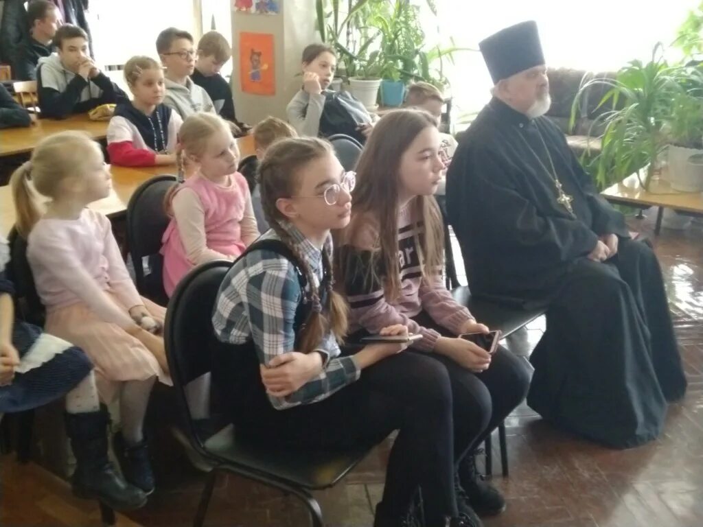 Школа добродетели. Воскресная школа для детей и взрослых. воскресные школы для обучения взрослых. воскресной школе изучают линии на руке?. чему учат в воскресной церковной школе.