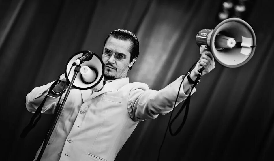 Слушать первый национальный. Mike Patton. Майк Паттон Faith no more. Mike Patton молодой. Mike Patton 2022.