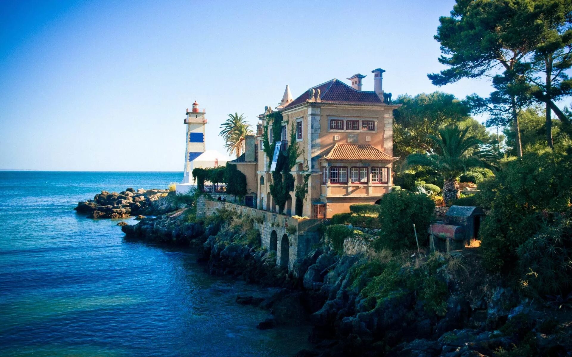Особняк у моря. Вуд сара домик на побережье. Пляж малибу лос анджелес океан. Вилла на берегу средиземного моря италии. Лос анджелес малибу вилла.