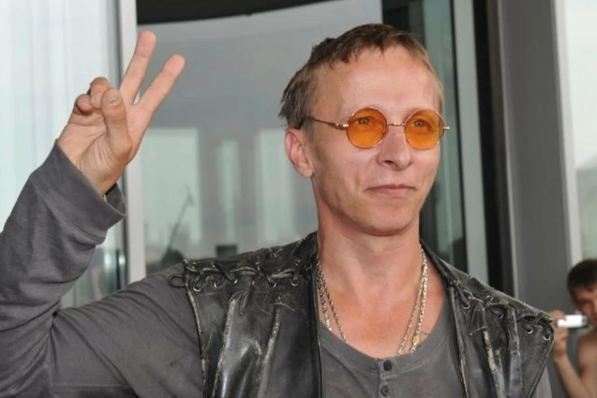 Дом 2 закрыт охлобыстин. Дом 2 закрыт охлобыстин. Дом 2 закрыт охлобыстин. Малюта охлобыстин. Охлобыстин встретимся.